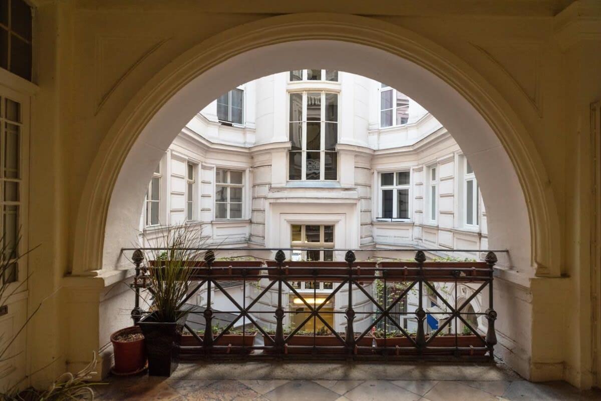 New Spacious Apartment At Superb Location Budapest Eksteriør bilde