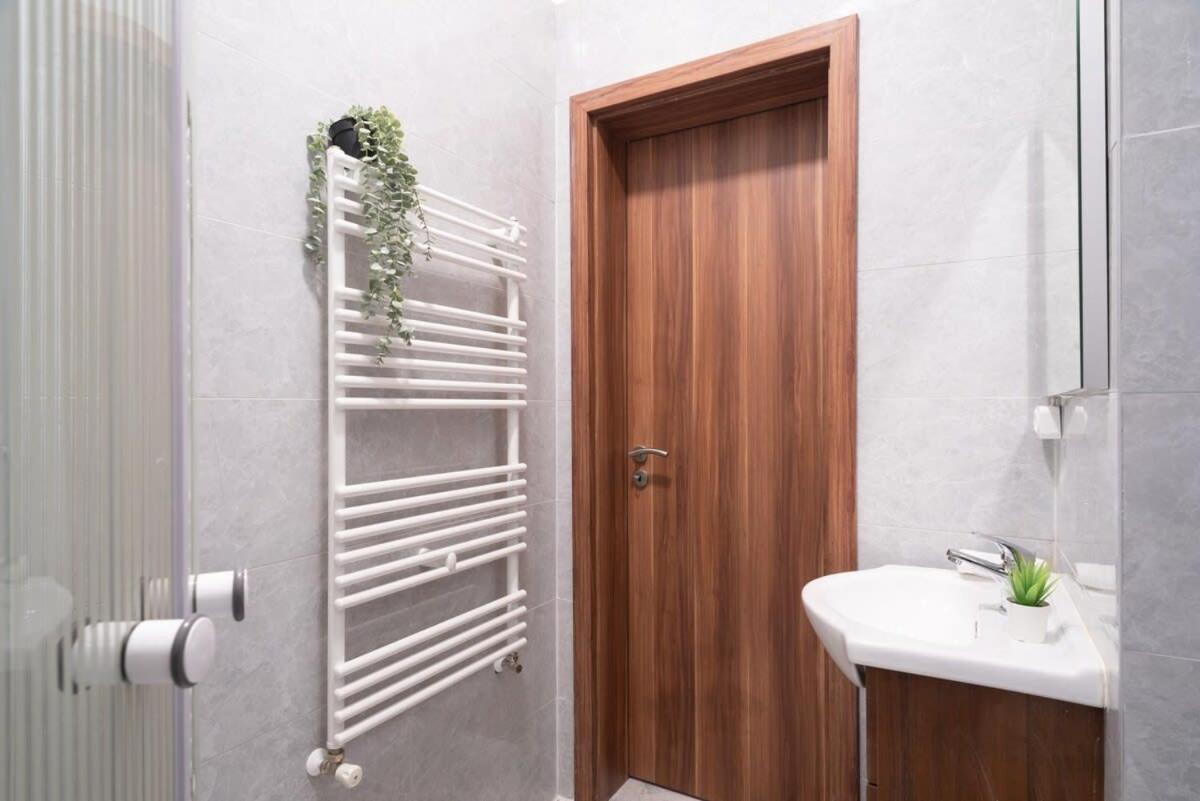 New Spacious Apartment At Superb Location Budapest Eksteriør bilde